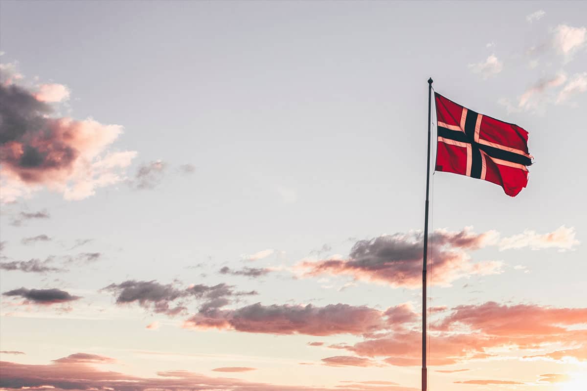 Invest Like Norway, Not Yale